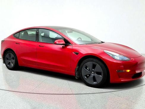 Used 2023 Tesla Model 3 Standard Range RWD image 3