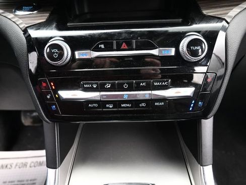 Used 2023 Ford Explorer Limited image 16