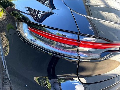Certified 2026 Porsche Macan AWD/4WD image 31