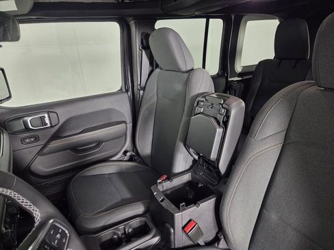 Certified 2025 Jeep Wrangler Sahara image 23