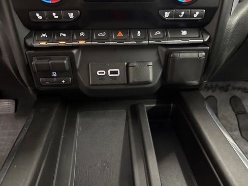 Used 2019 GMC Sierra 1500 SLT image 15