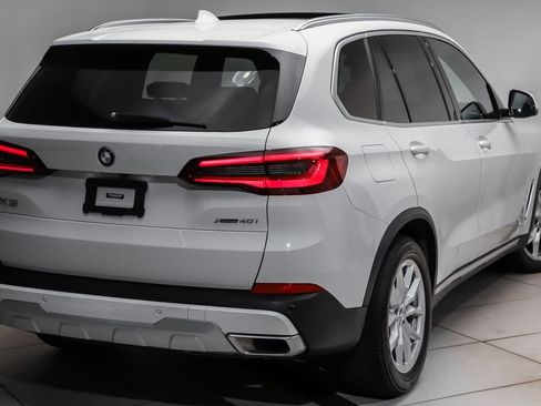Used 2023 BMW X5 xDrive40i w/ Parking Assistance Package AWD/4WD image 3