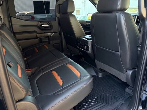 Used 2020 GMC Sierra 1500 AT4 w/ AT4 Premium Package AWD/4WD image 18