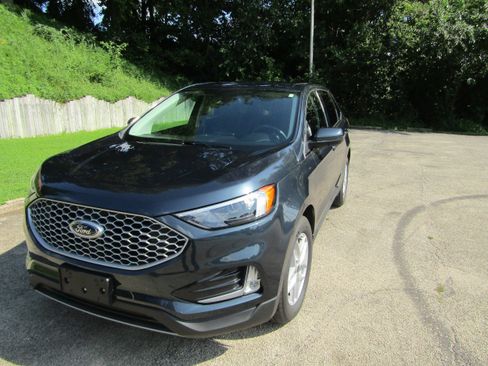 Certified 2023 Ford Edge SEL w/ Convenience Package image 7