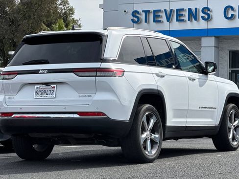 Used 2022 Jeep Grand Cherokee Limited AWD/4WD image 5
