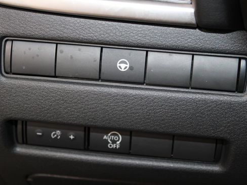 Used 2023 Nissan Rogue SV AWD/4WD image 43