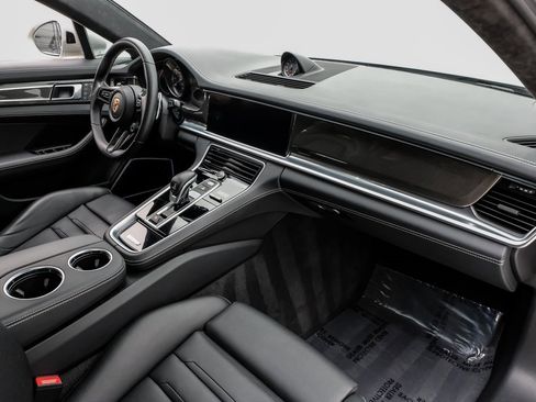 Used 2023 Porsche Panamera Turbo S image 10