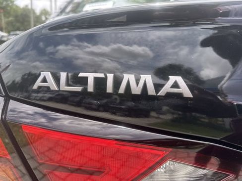 Used 2025 Nissan Altima 2.5 S FWD image 39