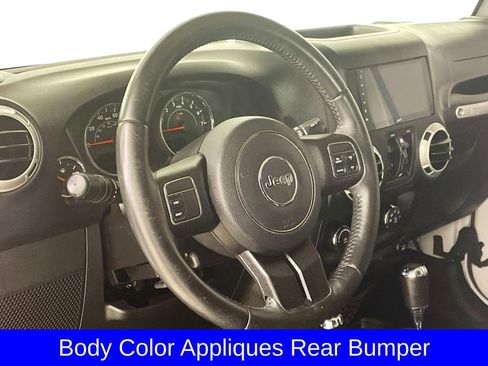 Used 2016 Jeep Wrangler Unlimited Sahara image 13