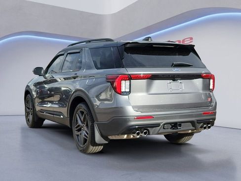 Used 2025 Ford Explorer ST AWD/4WD image 3