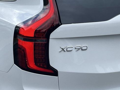 New 2026 Volvo XC90 T8 Plus image 10