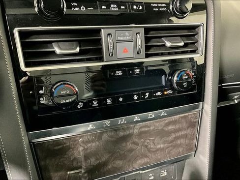 Used 2024 Nissan Armada Platinum w/ Captain's Chairs Package image 33