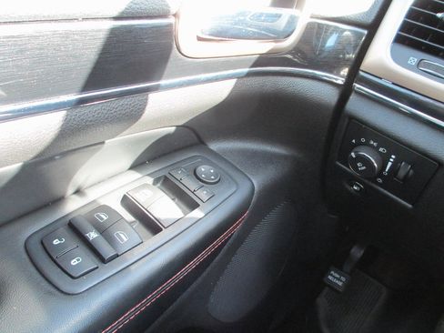 Used 2016 Jeep Grand Cherokee Limited 75th Anniversary image 24