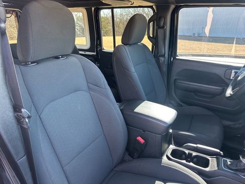 Used 2020 Jeep Wrangler Unlimited Sport image 39