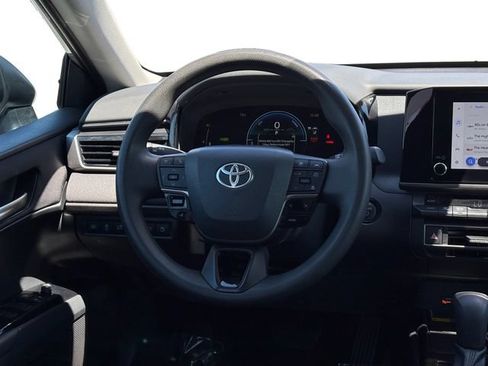 Used 2025 Toyota Camry LE FWD image 15