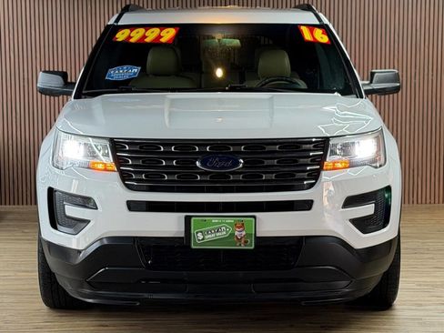 Used 2016 Ford Explorer FWD image 2
