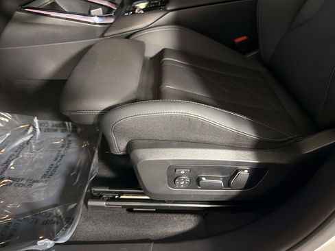 Used 2025 BMW X3 xDrive30i w/ Convenience Package image 38