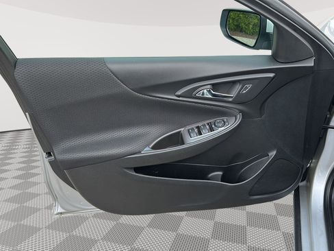 Used 2019 Chevrolet Malibu LT FWD image 18