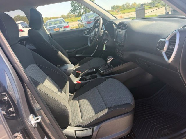 Used 2020 Kia Soul S FWD image 30