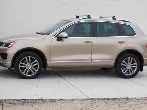 Used 2016 Volkswagen Touareg TDI AWD/4WD image 13