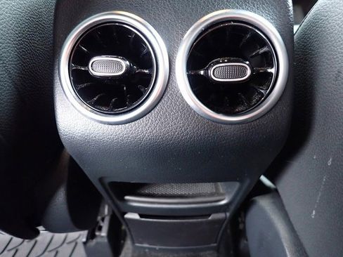 Used 2023 Mercedes-Benz GLA 35 AMG 4MATIC image 18