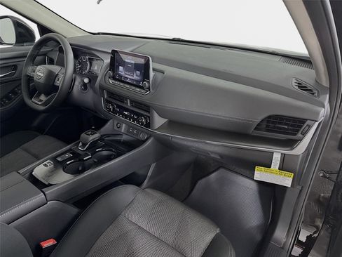 New 2026 Nissan Rogue SV FWD image 28