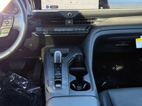 Used 2023 Toyota Crown Platinum image 15