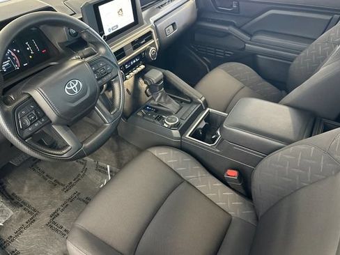 Used 2025 Toyota Tacoma SR5 AWD/4WD image 11