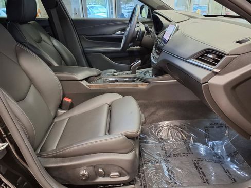 Certified 2023 Cadillac CT4 V Blackwing w/ Driver Assist Package RWD image 10