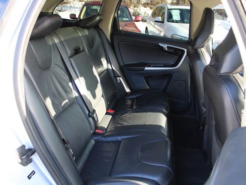 Used 2010 Volvo XC60 3.2 image 29