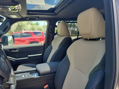 Certified 2026 Lexus GX 550 AWD/4WD image 24