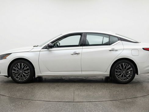 Used 2025 Nissan Altima 2.5 SV image 5