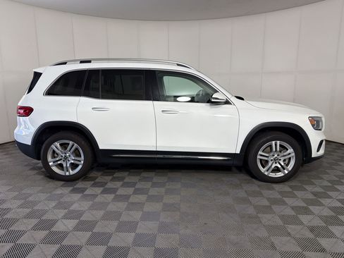 Used 2022 Mercedes-Benz GLB 250 4MATIC image 8