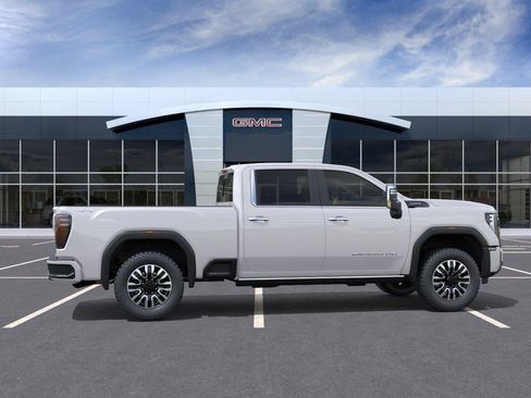 Used 2024 GMC Sierra 2500 Denali Ultimate w/ Max Trailering Package AWD/4WD image 5