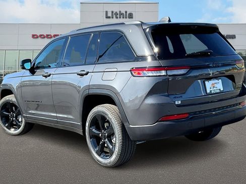 New 2025 Jeep Grand Cherokee Limited w/ Luxury Tech Group II image 4