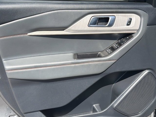 Certified 2025 Ford Explorer Active RWD image 15