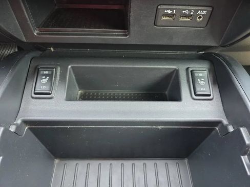 Used 2019 Nissan Titan SV w/ SV Convenience Package RWD image 32