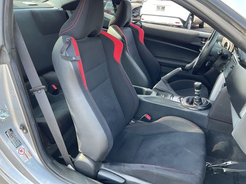 Used 2015 Scion FR-S RWD image 21