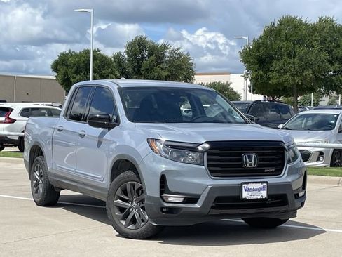 Used 2023 Honda Ridgeline Sport image 2