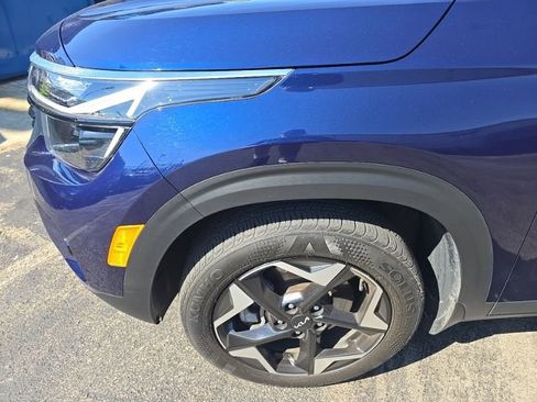 Certified 2024 Kia Seltos EX AWD/4WD image 10