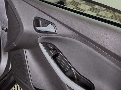 Used 2014 Ford Focus SE w/ Equipment Group 201A image 31