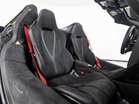 New 2024 McLaren 750S Spider image 33