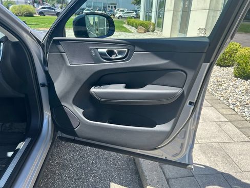 Used 2025 Volvo XC60 B5 Plus AWD/4WD image 15