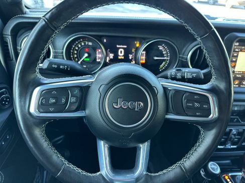 Used 2023 Jeep Wrangler Unlimited Sahara w/ Cold Weather Group AWD/4WD image 23