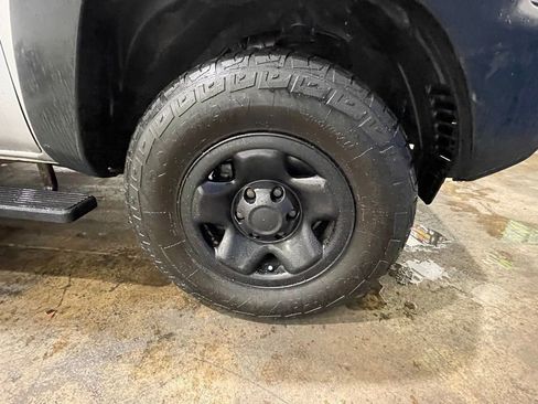 Used 2012 Toyota Tacoma 4x4 Access Cab w/ Convenience Pkg image 40