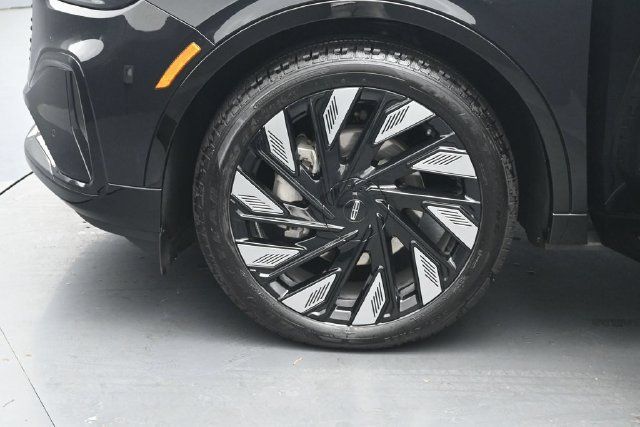 Certified 2026 Lincoln Nautilus Reserve w/ Jet Appearance Package AWD/4WD image 35