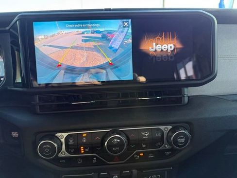 Used 2024 Jeep Wrangler Willys image 23