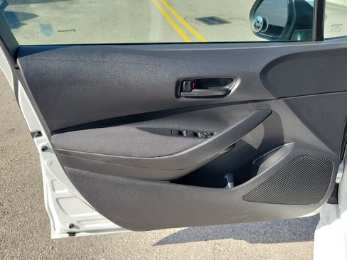 Used 2022 Toyota Corolla LE FWD image 22