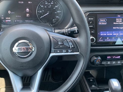Used 2021 Nissan Kicks SV FWD image 13