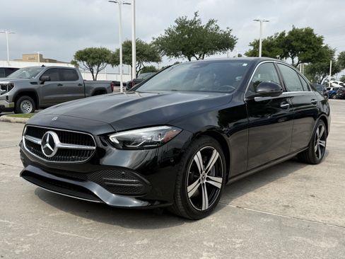 Used 2025 Mercedes-Benz C 300 4MATIC Sedan image 9